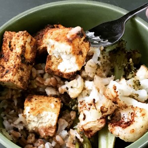 Air fried tofu, broccoli and cauliflower over brown rice | @jlgoesvegan